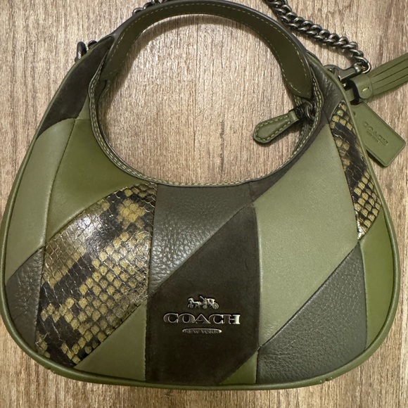 ⭐️🖤NEW Coach Carmen Mini Crossbody Bag With Olive Patchwork CCE64. - Picture 4 of 6